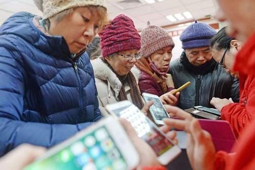 百岁老人跷家去_去老人家里_白岁老人跷家去