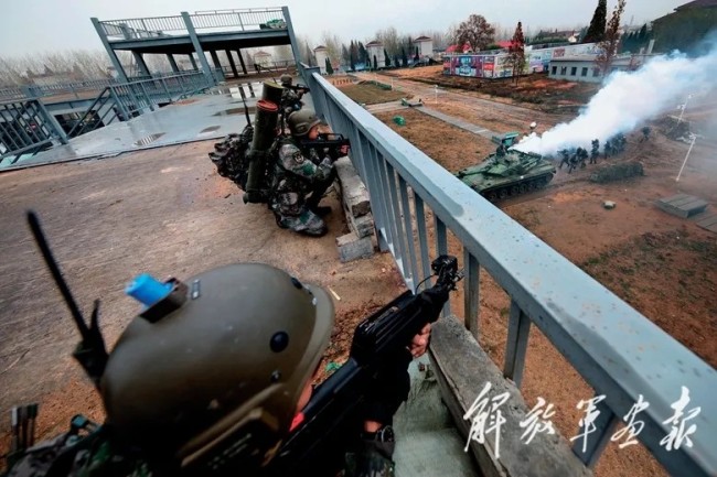 好玩的城市攻防手机游戏_好玩攻防城市手机游戏推荐_城市攻防战游戏