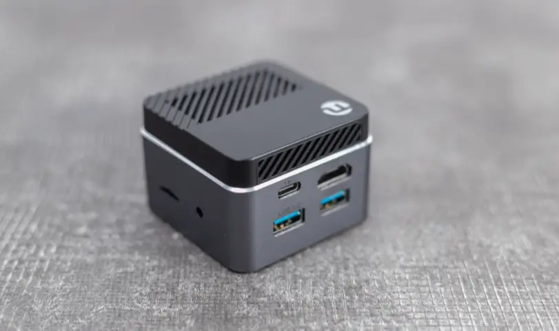 能玩游戏的迷你主机_迷你主机大型游戏机_游戏主机小型迷你手机