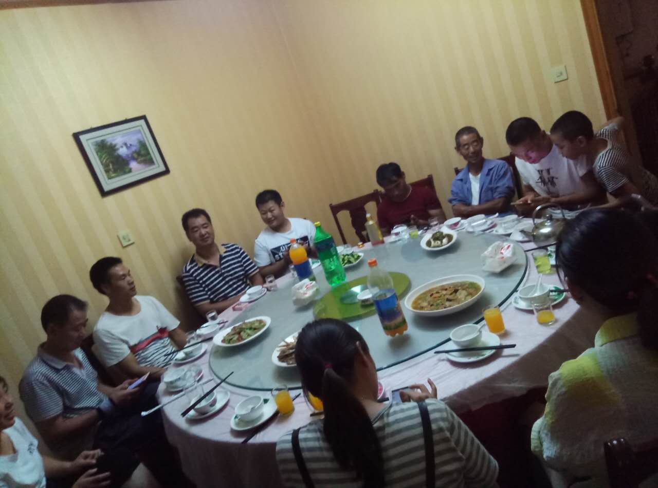 聚餐玩的手机游戏_聚餐玩手机游戏_聚餐玩手机游戏怎么说