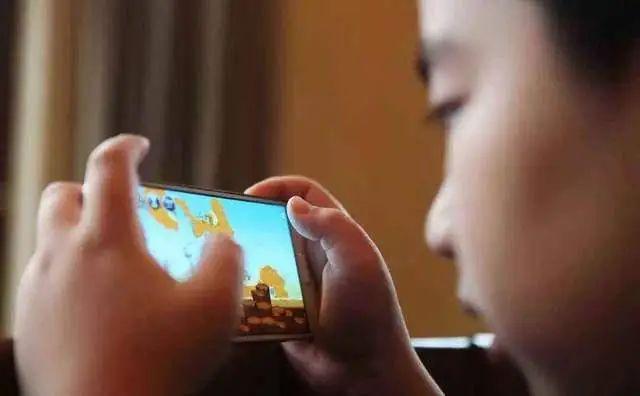 不玩游戏可以买爱酷手机吗_vivo爱酷玩游戏怎么样_爱酷游戏手机多少钱一个