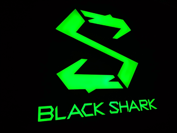 黑鲨上市了吗_黑鲨二代游戏手机上市时间_黑鲨最早的手机